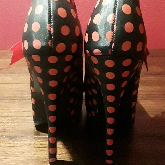 Shoes - Picture 3 of 3